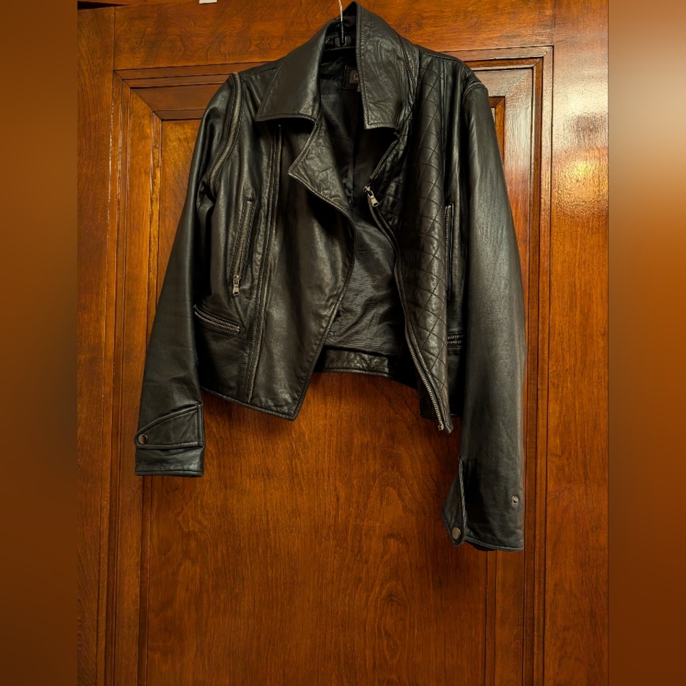 Black Leather Jacket W Zippers/ Convertible Vest
